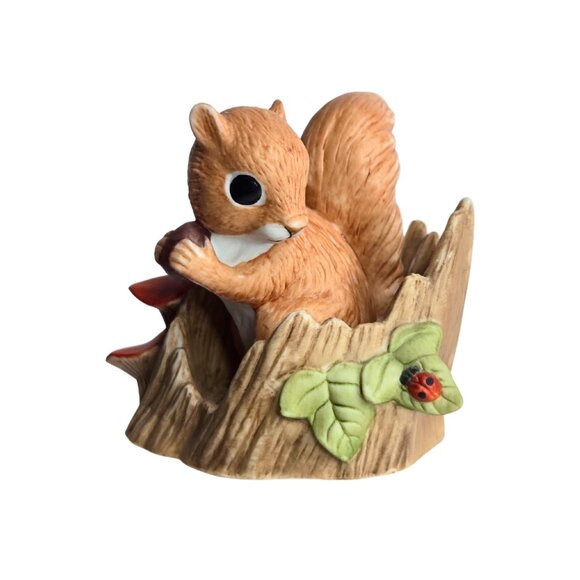Vintage Squirrel in Tree Stump Removable Figurine Porcelain - Picture 1 of 5